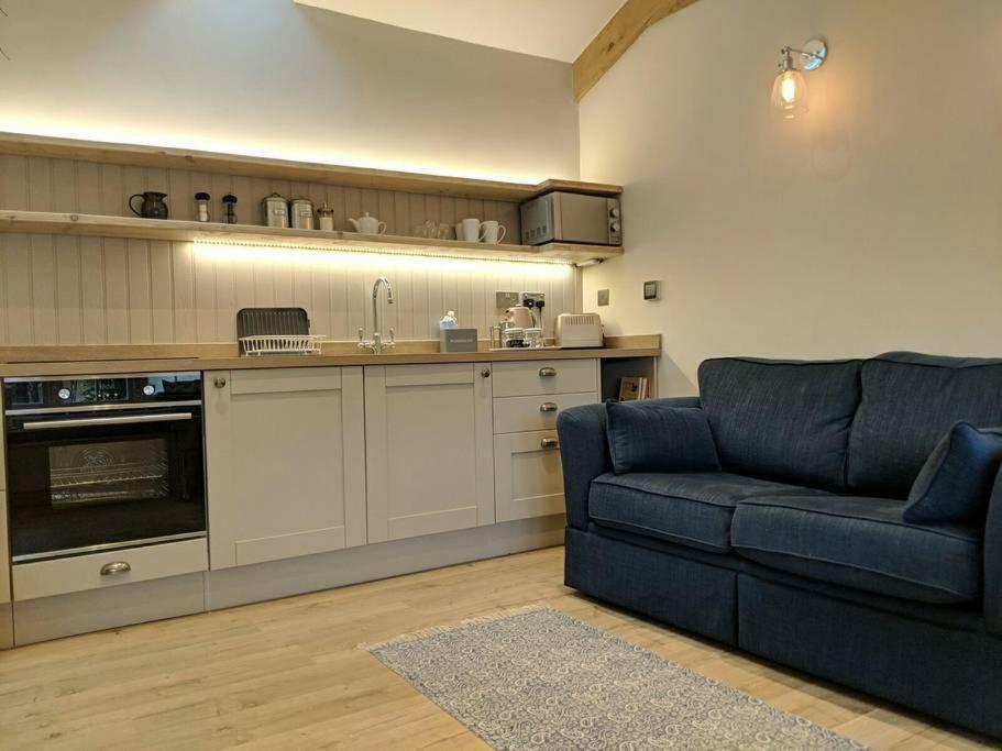 Skittles - Charming One Bedroom Apartment - Parking - Easy Access To Bath Box  Ngoại thất bức ảnh