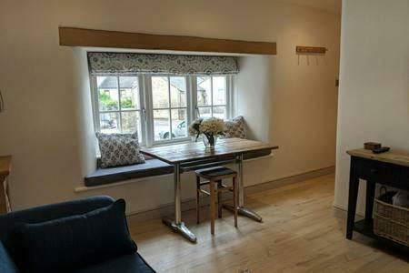 Skittles - Charming One Bedroom Apartment - Parking - Easy Access To Bath Box  Ngoại thất bức ảnh