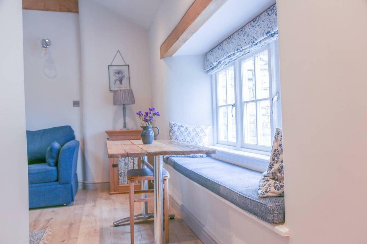 Skittles - Charming One Bedroom Apartment - Parking - Easy Access To Bath Box  Ngoại thất bức ảnh