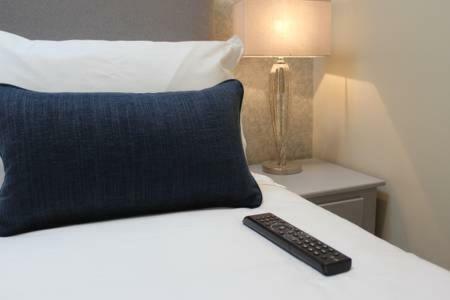 Skittles - Charming One Bedroom Apartment - Parking - Easy Access To Bath Box  Ngoại thất bức ảnh